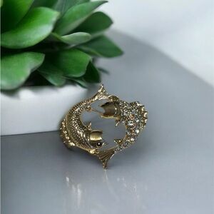Pisces Zodiac Design Brooch